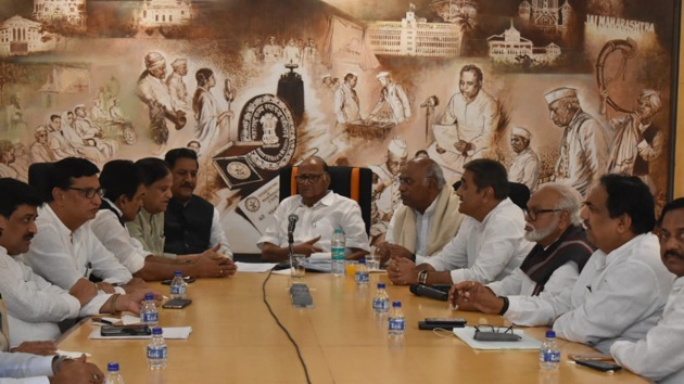 Leaders of NCP and Congress meet at Mumbai’s Y B Chavan Centre. (HT Photo) Leaders of NCP and Congress meet at Mumbai’s Y B Chavan Centre. (HT Photo)