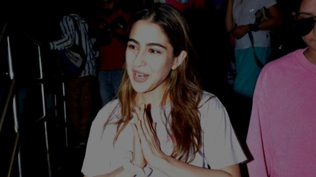 Sara Ali Khan greeting the media at a movie theatre in Mumbai.(IANS)