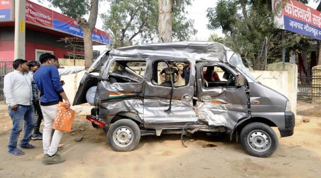 Two brothers, their families, two relatives and a driver were among those involved in the accident. (Sunil Ghosh /HT Photo) Two brothers, their families, two relatives and a driver were among those involved in the accident. (Sunil Ghosh /HT Photo)