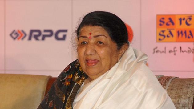 Veteran singer Lata Mangeshkar was admitted to Breach Candy Hospital on Monday, after she complained of chest pain.(HT File Photo)