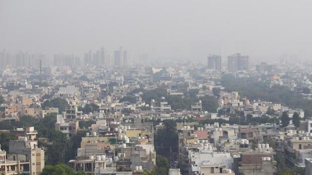 Skyline in Gurugram on Sunday. The air quality in the National Capital Region deteriorated on Monday, straying deeper into the “very poor” category.(Yogendra Kumar/HT PHOTO)