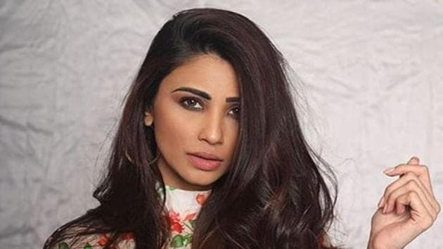 Daisy Shah is busy working on Deepak Tijori’s film Tipsy.