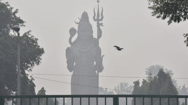 Delhi’s air quality was recorded in ‘severe’ zone during early hours of morning, November 14, 2019. (Sanjeev Verma / HT Photo) Delhi’s air quality was recorded in ‘severe’ zone during early hours of morning, November 14, 2019. (Sanjeev Verma / HT Photo)