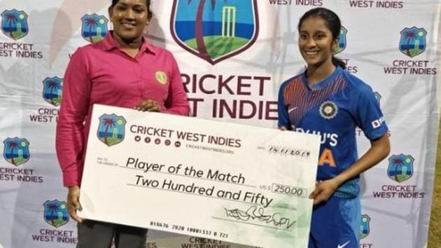 Jemimah Rodrigues with the Player of the Match award(BCCI)