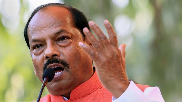 Jharkhand Chief Minister Raghubar Das at a public meeting in Daltanganj under Palamu district, Wednesday, Nov. 13, 2019.(PTI) Jharkhand Chief Minister Raghubar Das at a public meeting in Daltanganj under Palamu district, Wednesday, Nov. 13, 2019.(PTI)