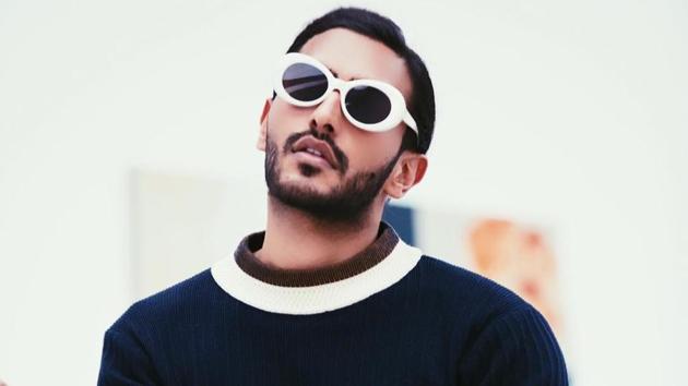 Model Rahi Chadda lends a playful twist to his stubble with a pair of white-framed sunnies.(Shakeel Bin Afzal)