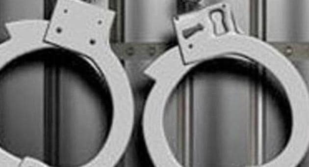 2 event management firm staff arrested for showing girl nude photos |  Latest News India - Hindustan Times