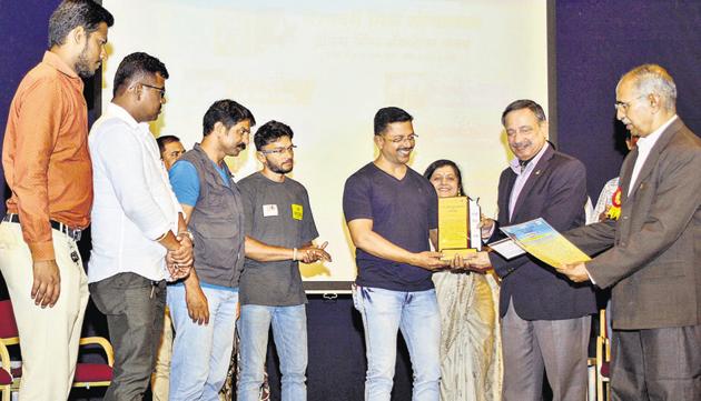 Pune Rotary Club, Giripremi felicitate exemplary rescue workers ...