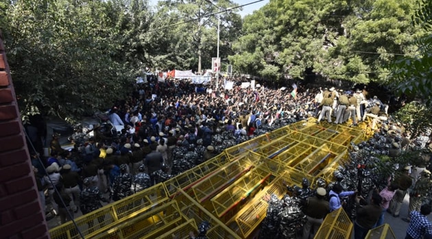 In wake of JNU protest, entry, exit points at 3 Delhi metro stations closed(HT Photo) In wake of JNU protest, entry, exit points at 3 Delhi metro stations closed(HT Photo)