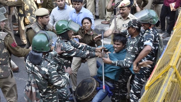 In the wake of ongoing Jawaharlal Nehru University (JNU) protest in Delhi, entry and exit points of four metro stations have been closed temporarily(Sanjeev Verma/HT Photo)