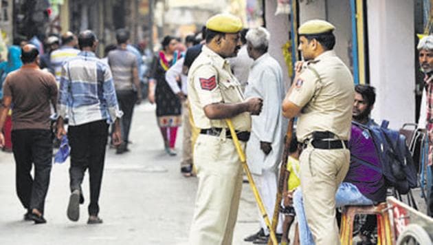 The arrests were made on Friday after police raided a “fake call center” in DLF Industrial Area of Moti Nagar based on a tip. Image used for representational purpose only.(Biplov Bhuyan/HT file photo)