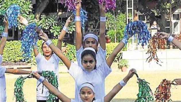 Display of athletic skills at Saint Soldier school. (HT) Display of athletic skills at Saint Soldier school. (HT)