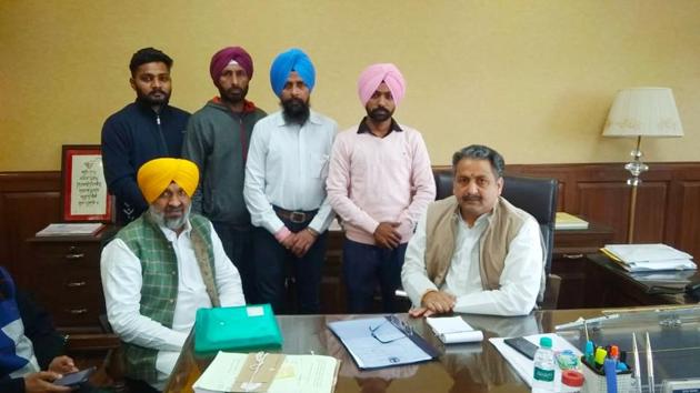 Members of the Unemployed BEd Teachers’ Union during a meeting with state education minister Vijay Inder Singla in Chandigarh on Tuesday.(HT PHOTO)