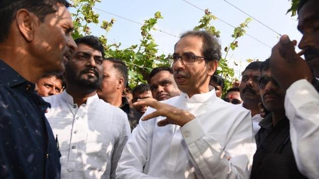 Shiv Sena chief Uddhav Thackeray speaks to farmers during a visit to drought affected areas in Satara. (Shiv Sena/Twitter) Shiv Sena chief Uddhav Thackeray speaks to farmers during a visit to drought affected areas in Satara. (Shiv Sena/Twitter)