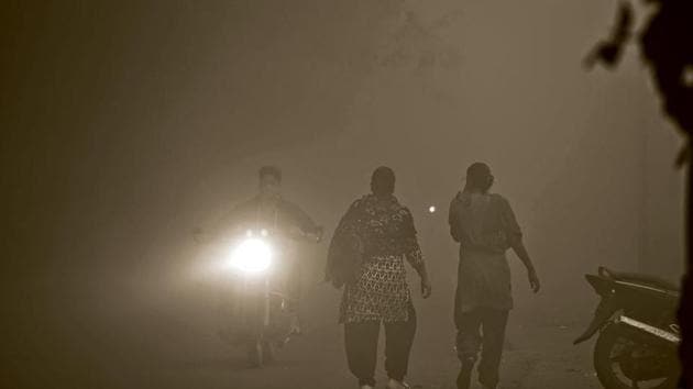 The Union government said on Monday it will crack down on those violating anti-pollution rules over the next fortnight in an attempt to prevent another severe deterioration in air quality. (Sushil Kumar/ Hindustan Times) The Union government said on Monday it will crack down on those violating anti-pollution rules over the next fortnight in an attempt to prevent another severe deterioration in air quality. (Sushil Kumar/ Hindustan Times)