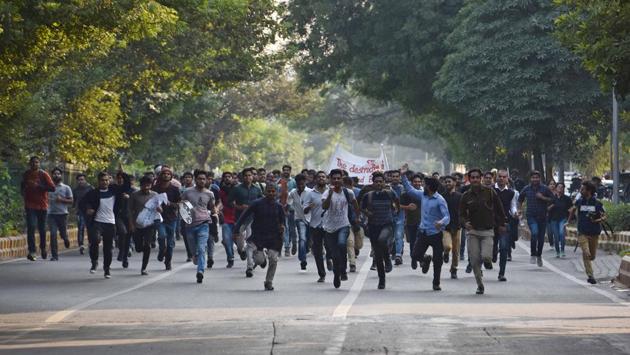 Students of Jawaharlal Nehru University (JNU) march towards Parliament of India during a protest against fee hike. In the memorandum, the students have demanded the Inter-Hall Administration (IHA) meeting be reconvened with JNUSU’s participation, a new hostel draft manual be prepared with consultation of students and for a roll back the entire fee hike. The JNUSU also targeted the varsity’s administration for not conducting a proper dialogue with the students on the fee hike issue. (Sanchit Khanna / HT Photo)