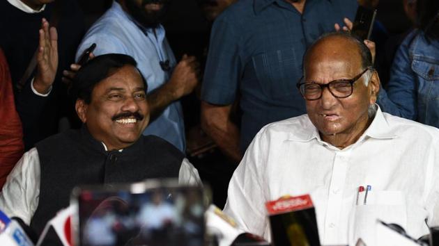 Shiv Sena chief Uddhav Thackeray held closed door meetings with NCP chief Sharad Pawar and senior Congress leader Ahmed Patel. (Vipin Kumar/HT PHOTO) Shiv Sena chief Uddhav Thackeray held closed door meetings with NCP chief Sharad Pawar and senior Congress leader Ahmed Patel. (Vipin Kumar/HT PHOTO)