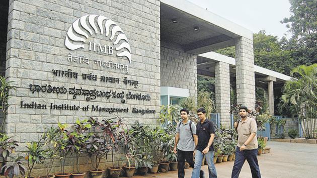 Students walk past the Indian Institute of Management campus in Bangalore.(Representative image)