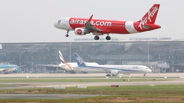 AirAsia will provide pollution masks to its passengers taking flights to Delhi from Bengaluru, Hyderabad, Mumbai and Kolkata. (REUTERS)