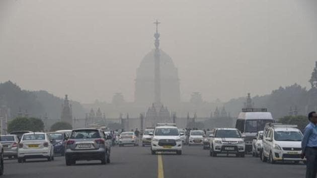 Levels of air pollution began inching back up again on Wednesday. (PTI Photo) Levels of air pollution began inching back up again on Wednesday. (PTI Photo)