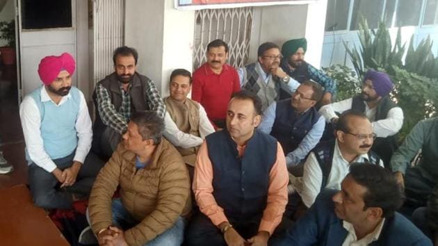 PUTA members holding a protest against the ‘lackadaisical attitude of the university administration’ outside the vice-chancellor’s office at Punjabi University in Patiala on Wednesday.(HT PHOTO)