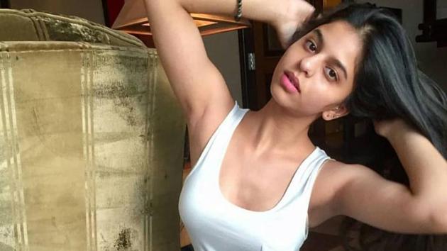 Suhana, unlike other star kids, doesn’t seem to care much for the spotlight, and whenever pictures of her do appear online, she is always seen dressed simply, mostly in jeans and t-shirts. Take cue from her style and get inspired!(Instagram)