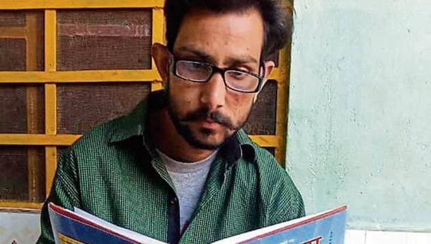 Anahad Fareed says that his life changed after he started studying Sanskrit and he wants to keep serving it till he is alive.(HT Photo) Anahad Fareed says that his life changed after he started studying Sanskrit and he wants to keep serving it till he is alive.(HT Photo)