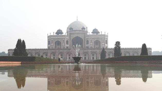 A view of the Humayun’s Tomb, on Thursday, November 21. According to the Centre-run System of Air Quality and Weather Forecasting (SAFAR), the overall AQI on Thursday was recorded at 340 in the capital. (Sanchit Khanna / HT Photo)