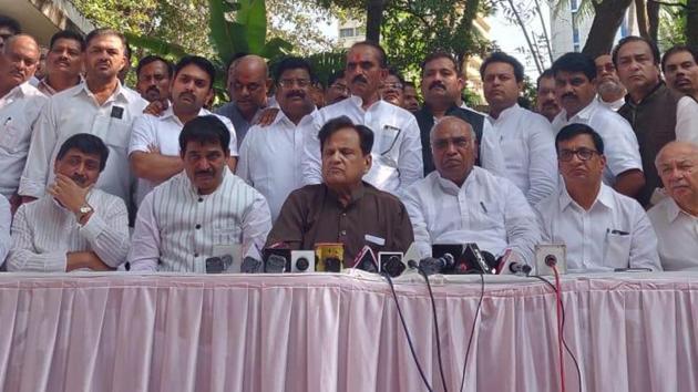 Congress press conference at Wadettiwar’s bunglow in Mumbai. (Aalok Soni/HT photo) Congress press conference at Wadettiwar’s bunglow in Mumbai. (Aalok Soni/HT photo)