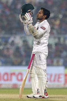 Bangladesh's Mushfiqur Rahim puts on his helmet. (AP)