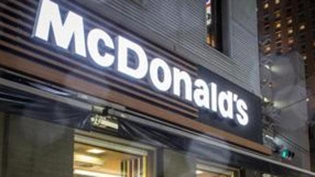 The Food Safety and Standards Authority of India (FSSAI) has issued a showcause notice to McDonald’s(Getty Images) The Food Safety and Standards Authority of India (FSSAI) has issued a showcause notice to McDonald’s(Getty Images)
