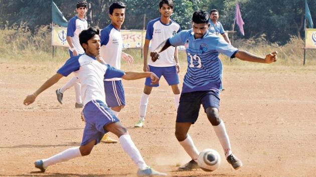 Fatima XI (white) outplayed a wasteful Pune Police team.(HT Photo) Fatima XI (white) outplayed a wasteful Pune Police team.(HT Photo)