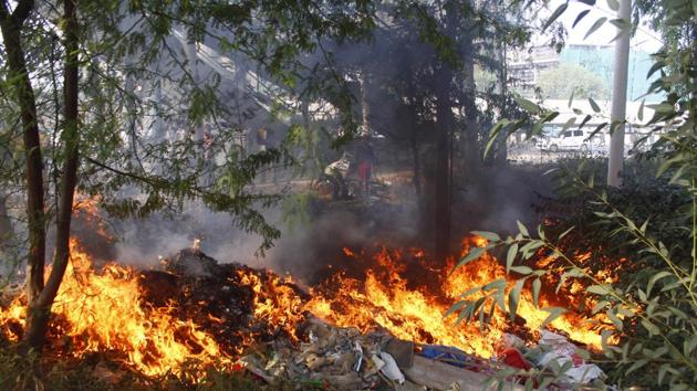 Fire department records show that from November 1 to November 25, a total of 49 incidents of open fires were reported in Delhi. In October, the total number of open fire count was 43.(HT Photo Used For Representational Purpose)