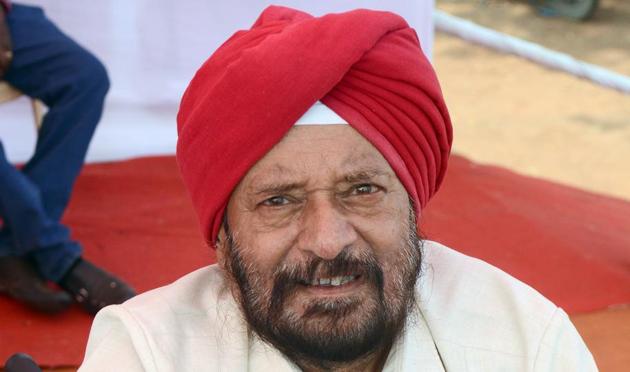 Sukhinder Singh Ahluwalia, organiser of the football tournament, said that since there was no fee, every team registered their name, and now they are either backing out or not showing up at the venue in Pune.(SHANKAR NARAYAN?HT) Sukhinder Singh Ahluwalia, organiser of the football tournament, said that since there was no fee, every team registered their name, and now they are either backing out or not showing up at the venue in Pune.(SHANKAR NARAYAN?HT)