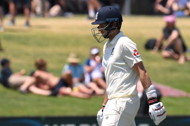 England's Joe Root walks off after losing his wicket against New Zealand(REUTERS) England's Joe Root walks off after losing his wicket against New Zealand(REUTERS)