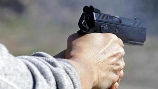 A female journalist from Pakistan was shot dead by her husband for not quitting her job. A female journalist from Pakistan was shot dead by her husband for not quitting her job.