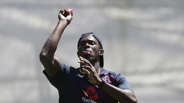 England's Jofra Archer bowls during a training session ahead of the second cricket test between England and New Zealand at Seddon Park in Hamilton, New Zealand, Wednesday, Nov. 27, 2019. (AP Photo/Mark Baker)(AP)