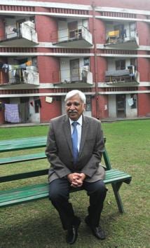 Chief election commissioner Sunil Arora at Hostel No. 1 on the PU campus, where he stayed in 1979.(HT PHOTO) Chief election commissioner Sunil Arora at Hostel No. 1 on the PU campus, where he stayed in 1979.(HT PHOTO)