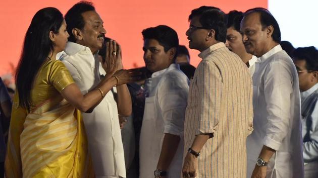 Shiv Sena has joined hands with its former political rivals to form the government in Maharashtra(HT Photo)