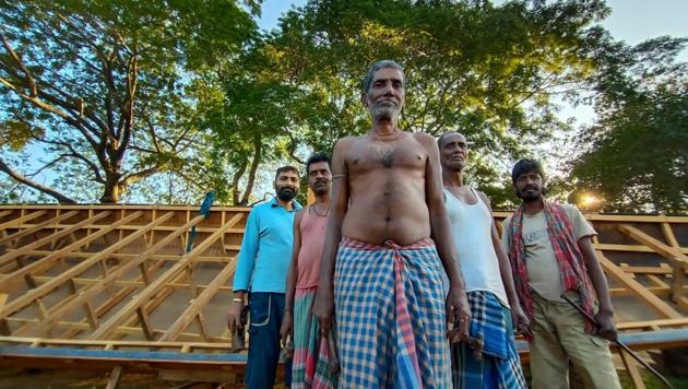 Members led by Dulan Sutradhar are engaged in making Tripura’s longest boat.(HT Photo) Members led by Dulan Sutradhar are engaged in making Tripura’s longest boat.(HT Photo)