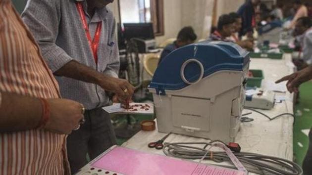 The Bharatiya Janata Party (BJP) suspected foul play after it lost all the three seats in the bypolls held in West Bengal. Image used for representational purpose only.(Pratik Chorge/HT Photo) The Bharatiya Janata Party (BJP) suspected foul play after it lost all the three seats in the bypolls held in West Bengal. Image used for representational purpose only.(Pratik Chorge/HT Photo)