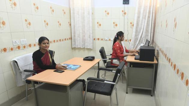 Existing facilities in the government hospitals did not have dedicated staff as well and had to draw from the hospital resources. “These centres at IHBAS will have trained social workers available round the clock. The residential facility will also ensure that they have a place to stay for a short duration of five days, long-term linkages to residential homes will be created,” said Dr Nimesh Desai, director, IHBAS. (Raj K Raj / HT Photo)