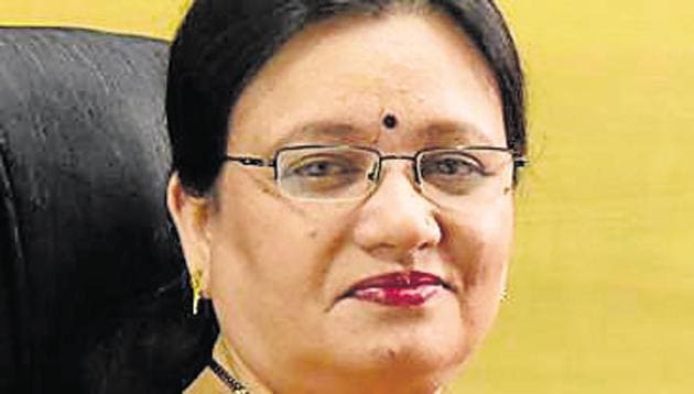 Mukta Tilak had to vacate her Pune mayor post after two and a half years for the BJP leadership to appoint Murlidhar Mohol in her place.(HT PHOTO)