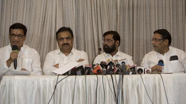 Balasaheb Thorat, Jayant Patil, Shivsena member Eknath Shinde and and NCP spokesperson Nawab Malik interact with media regarding Common minimum program at Hotel Rangsharada,Bandra in Mumbai.(Satyabrata Tripathy/HT Photo)