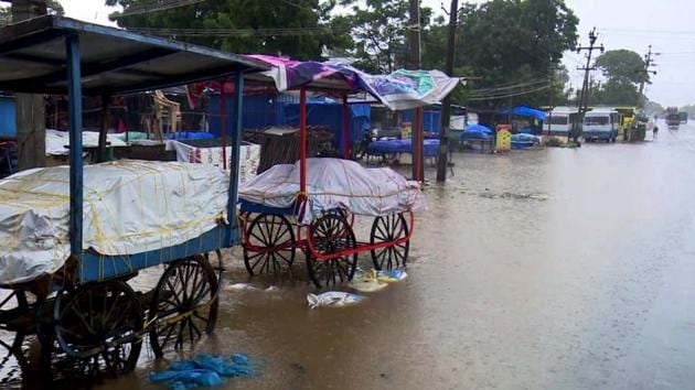 1 Dead In Tamil Nadu After Heavy Rains, Coastal Districts On Alert ...