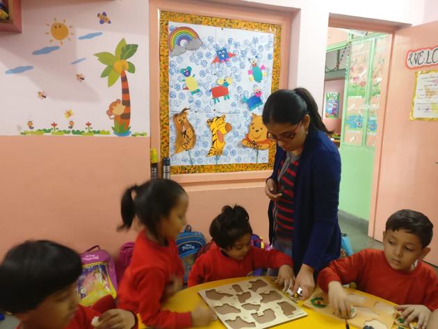 Geetika Srivastava teaching students at the Prep School of Study Hall, Lucknow. (Sourced) Geetika Srivastava teaching students at the Prep School of Study Hall, Lucknow. (Sourced)