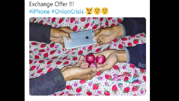 Price hike memes for onions are cracking netizens up. (Twitter/@sumanshekhar1) Price hike memes for onions are cracking netizens up. (Twitter/@sumanshekhar1)