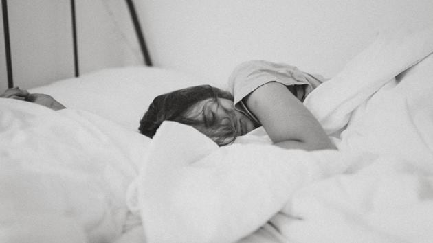 Deprived sleep can increase the risks of heart-related diseases.(Unsplash)