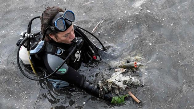 In its two years of operation, Aegean Rebreath has amassed 9,000 plastic water bottles, 3,6 tonnes of fishing net and 289 tyres. The government readily admits that nearly 40 tonnes of plastic waste end up in Greek seas every day. It recently started a campaign to phase out single-use plastics such as cups and straws -- no small feat in a country with a huge coffee-to-go market. (Louisa Gouliamaki / AFP)