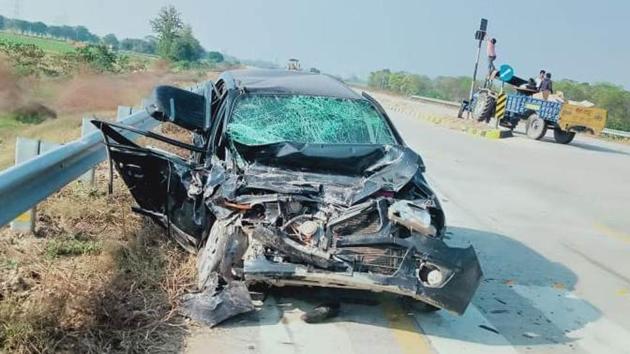 The mangled remains of the car. (HT PHOTO) The mangled remains of the car. (HT PHOTO)